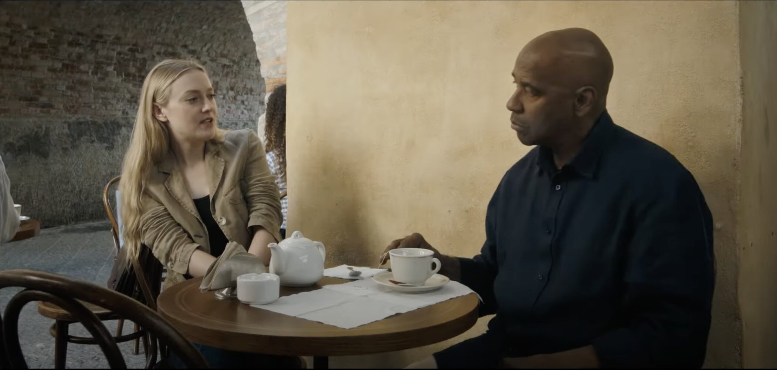 denzeldakotascaled The Black Guy Who Tips